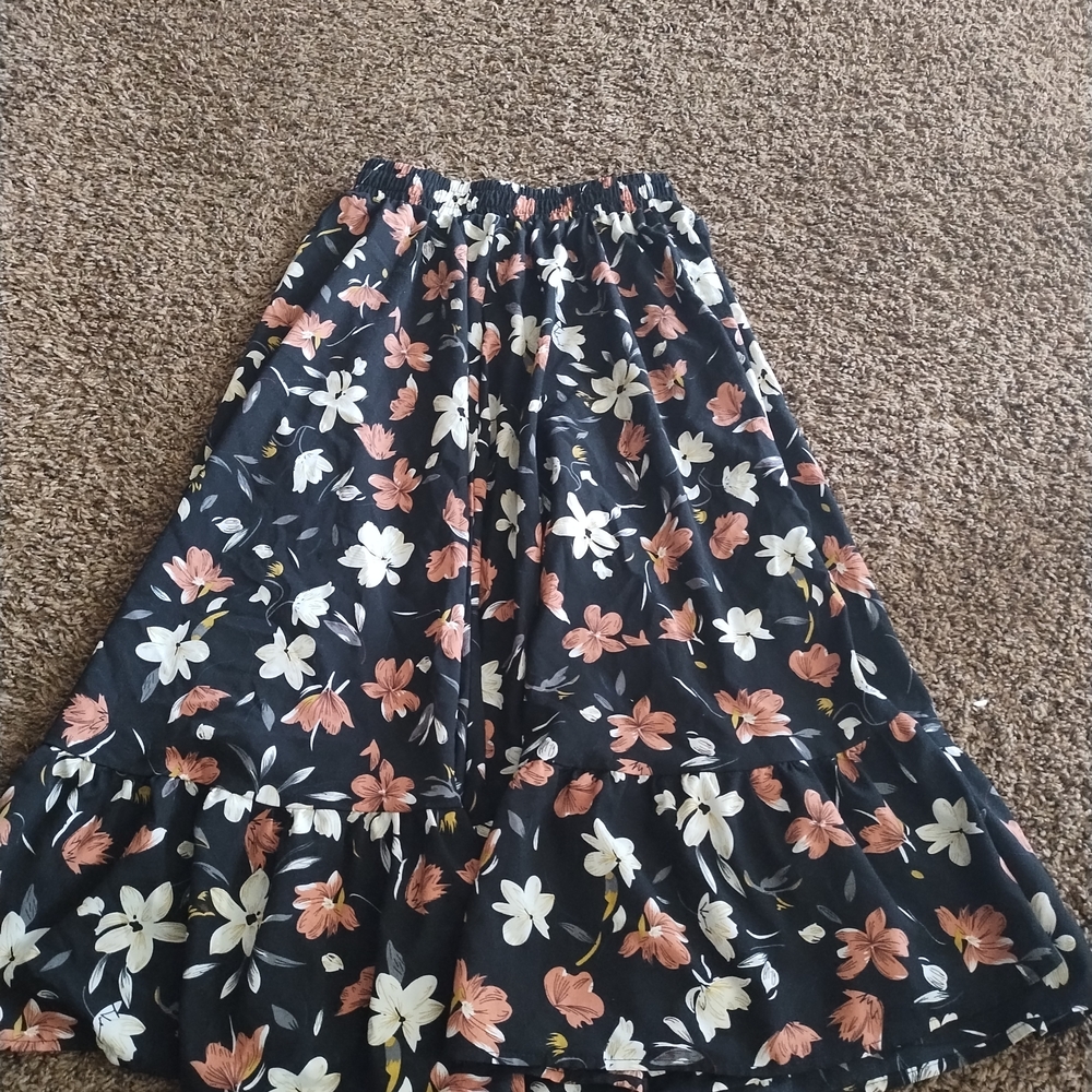 SHEIN Black and White Smocked A-Line Midi Skirt